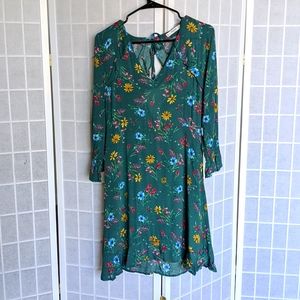 Mango Casual. US 6. Green. Flower pattern.